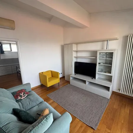 Mansarda Accogliente In Ottima Posizione