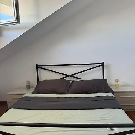 Mansarda Accogliente In Ottima Posizione Vercelli