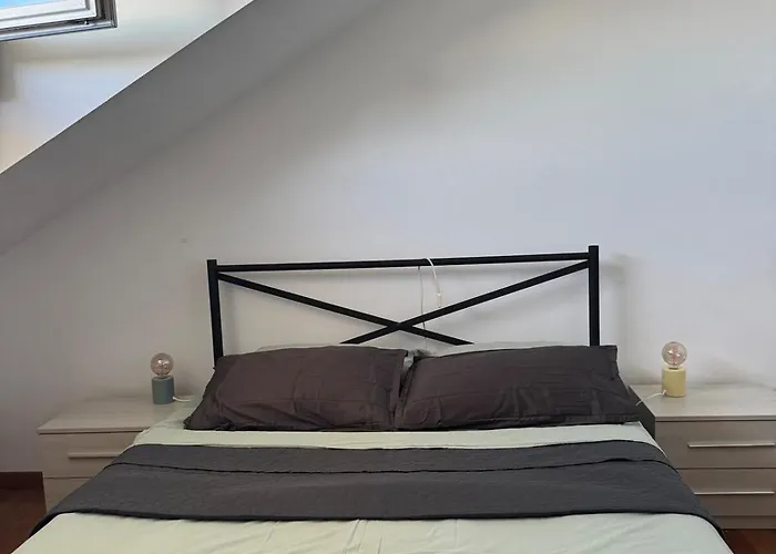 Mansarda Accogliente In Ottima Posizione Vercelli